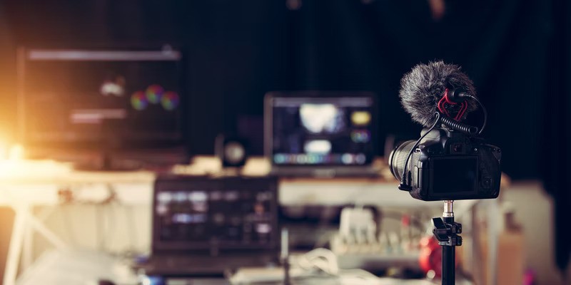 Quand créateurs, culture et commerce communautaire s’entrechoquent